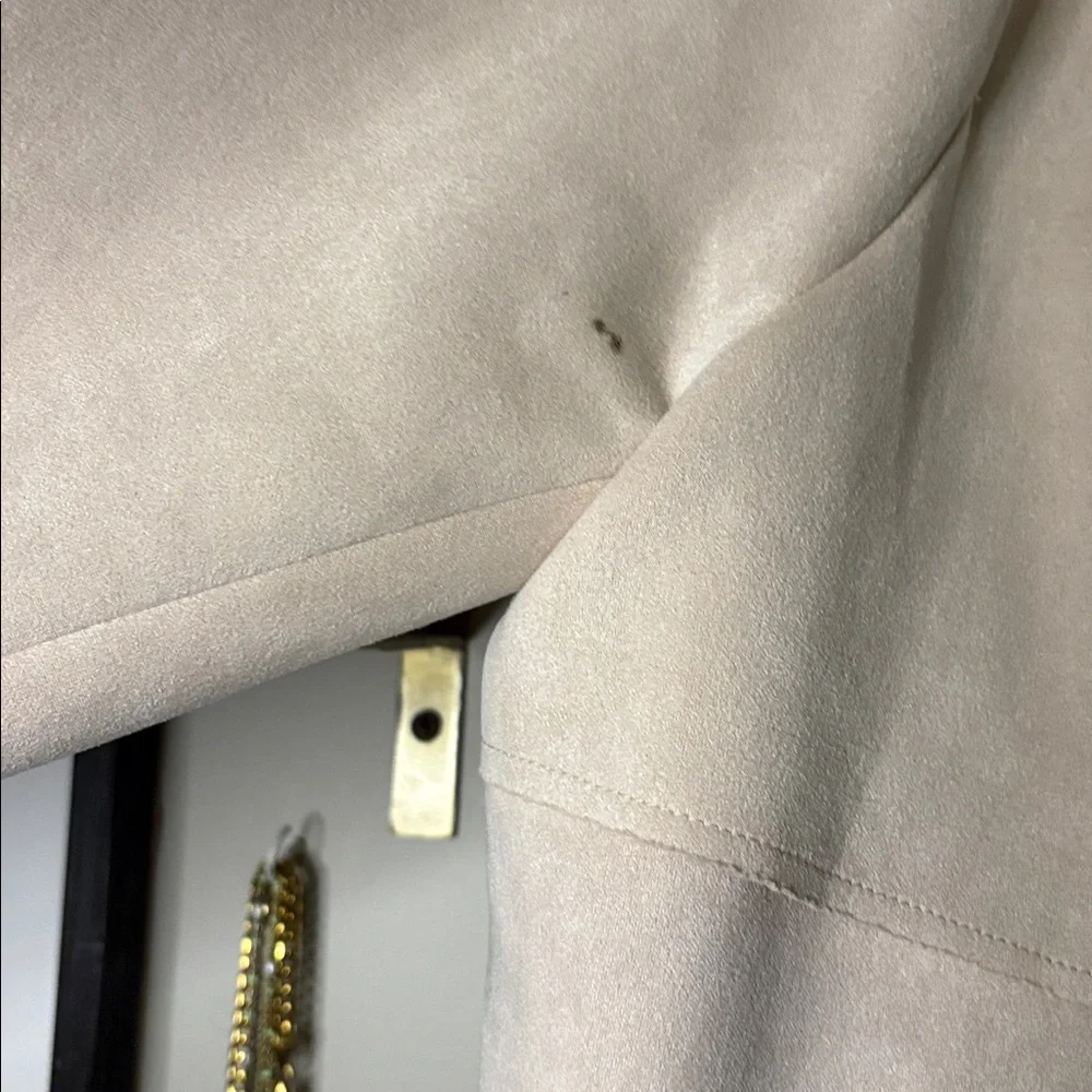Hem & Thread Cream Textured Jacket extremely soft - Picture 4 of 10
